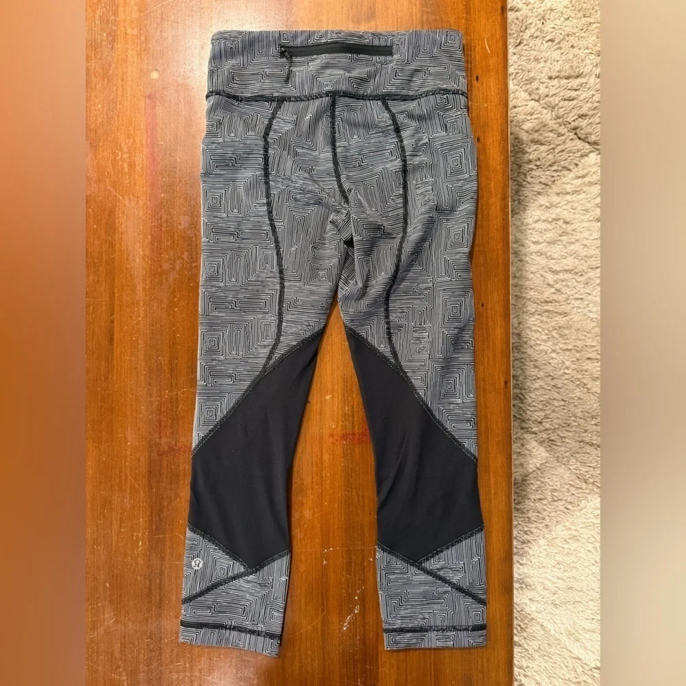 Lulu lemon maze geometric pace rival cropped leggings​​​​​